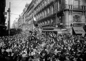 14 abril de 1931. El pueblo de Madrid se echa a la calle para celebrar la Segunda República